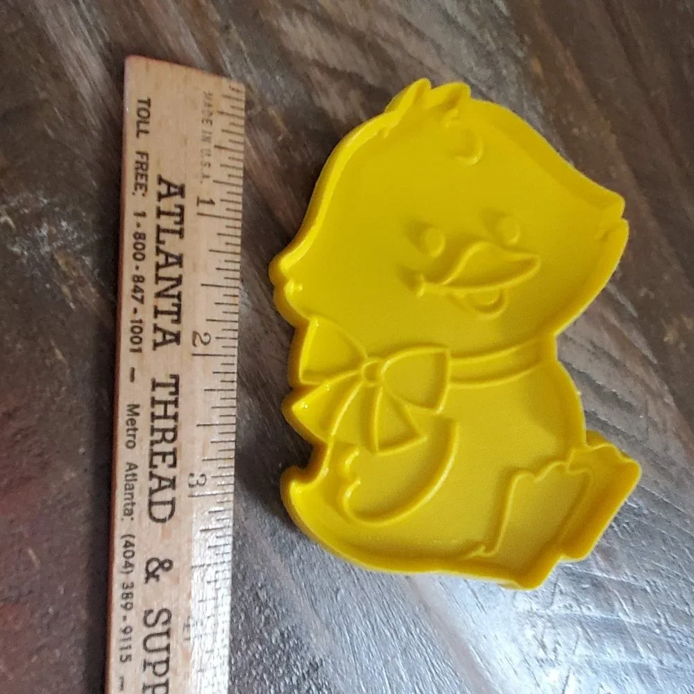 Vintage Hallmark 1982 Easter Bunny & Duck Cookie Cutters
